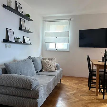 M5 Apartman Promajna